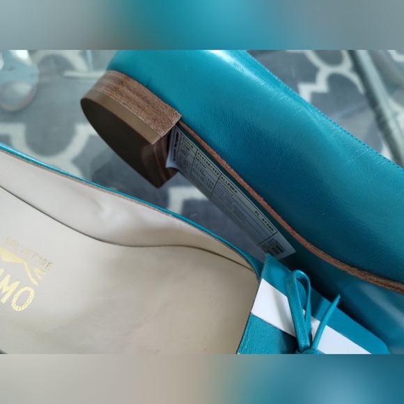 RARE!!! Salvatore Ferragamo Turqouise loafer NWOB - Picture 16 of 16